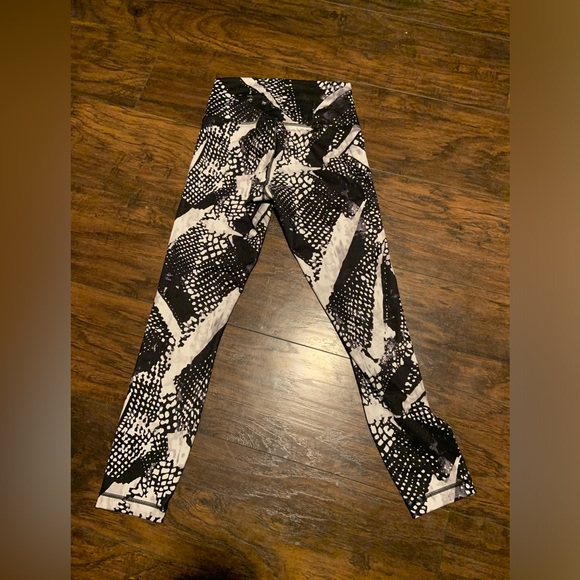 Lululemon Leggings - Picture 1 of 4